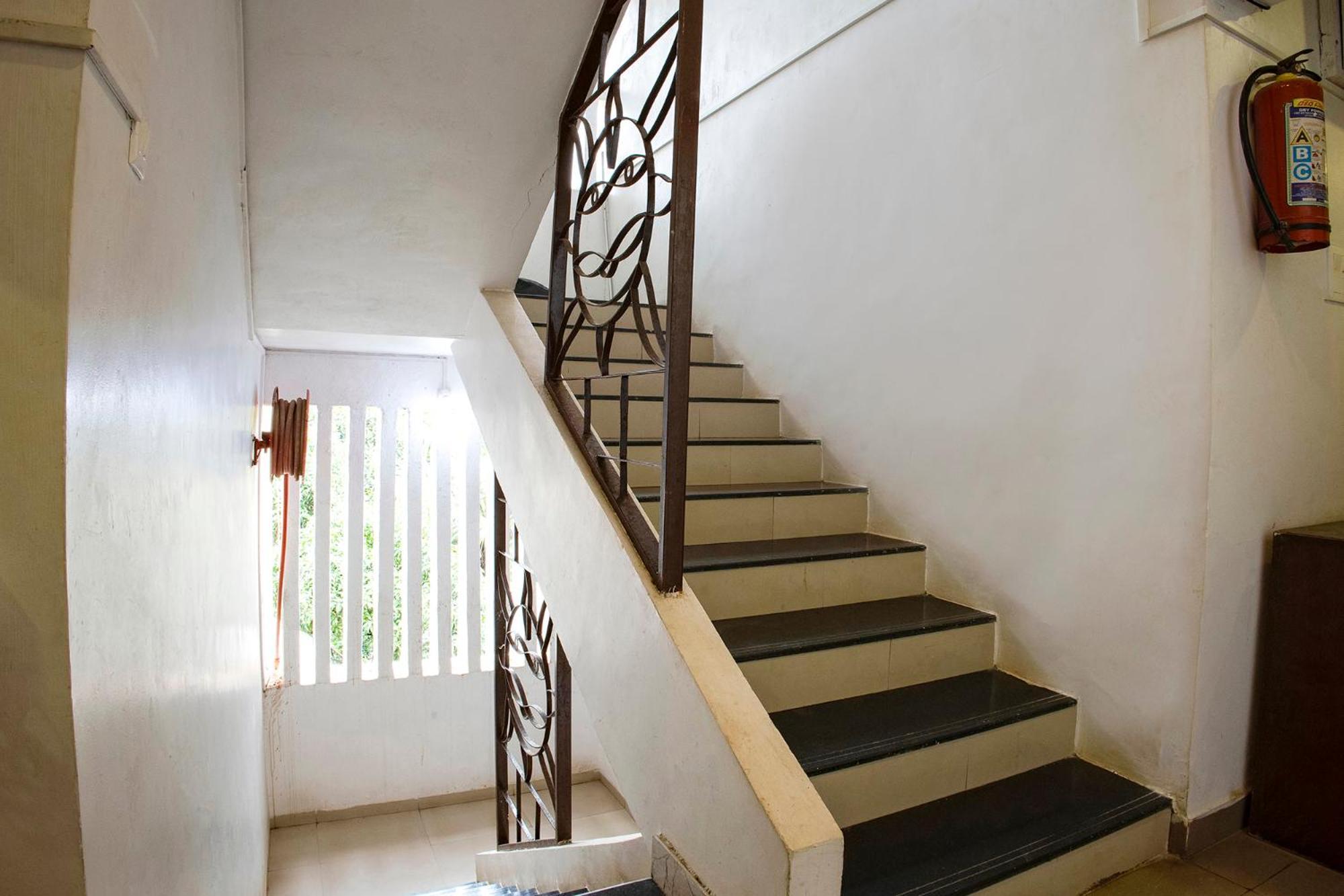 Fabhotel Comfort Stays - Nr Miramar Beach ปณชี ภายนอก รูปภาพ